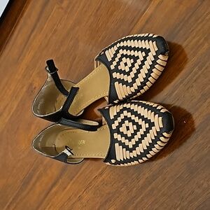 Black and Beige Huarache Sandal with Ankle Strap Size 9